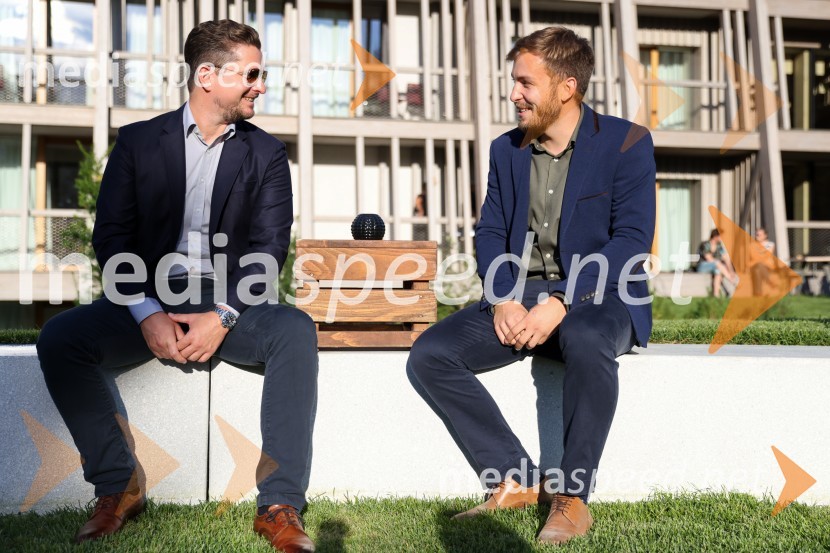  Damian Merlak, nekdanji solastnik kripto borze Bitstamp;  Jure Repanšek, upravitelj, Hotel BohinjHotel Bohinj odprl svoja vrata