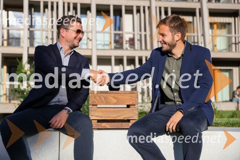  Damian Merlak, nekdanji solastnik kripto borze Bitstamp;  Jure Repanšek, upravitelj, Hotel BohinjHotel Bohinj odprl svoja vrata