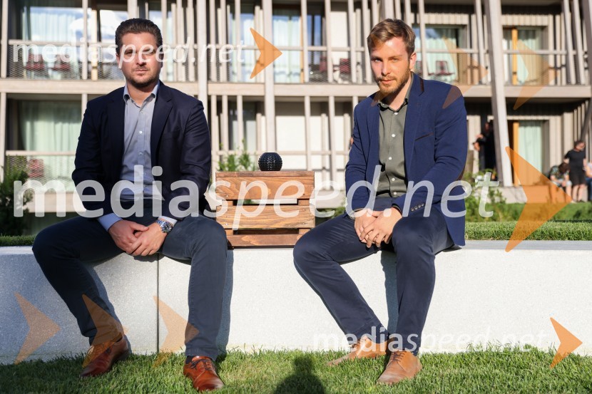  Damian Merlak, nekdanji solastnik kripto borze Bitstamp;  Jure Repanšek, upravitelj, Hotel BohinjHotel Bohinj odprl svoja vrata