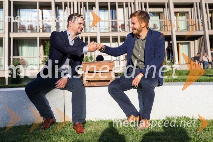  Damian Merlak, nekdanji solastnik kripto borze Bitstamp;  Jure Repanšek, upravitelj, Hotel BohinjHotel Bohinj odprl svoja vrata