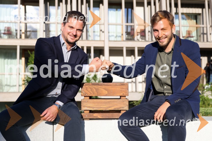  Damian Merlak, nekdanji solastnik kripto borze Bitstamp;  Jure Repanšek, upravitelj, Hotel BohinjHotel Bohinj odprl svoja vrata