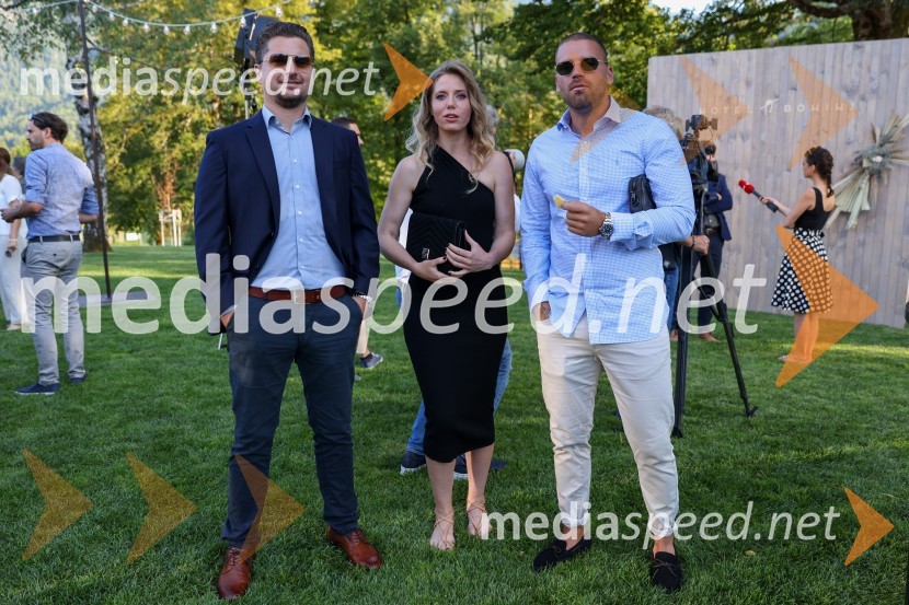  Damian Merlak, nekdanji solastnik kripto borze Bitstamp;  ... ;  ... Hotel Bohinj odprl svoja vrata