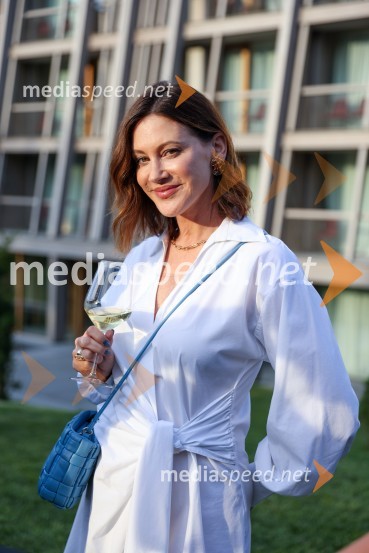  Hanah ManziniHotel Bohinj odprl svoja vrata