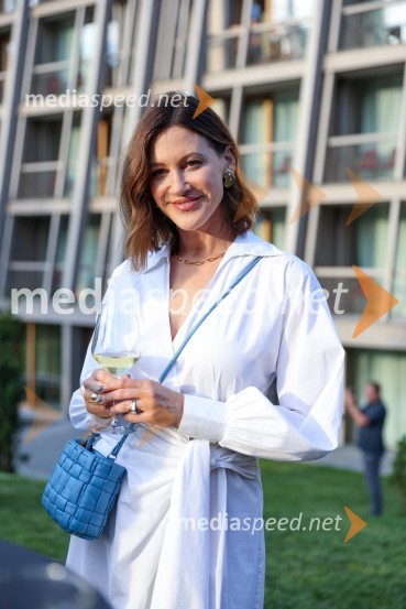  Hanah ManziniHotel Bohinj odprl svoja vrata