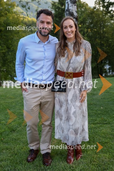  David Urankar, televizijski voditelj, maneken;  Ajda Rotar UrankarHotel Bohinj odprl svoja vrata