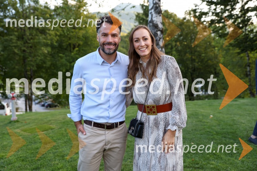  David Urankar, televizijski voditelj, maneken;  Ajda Rotar UrankarHotel Bohinj odprl svoja vrata