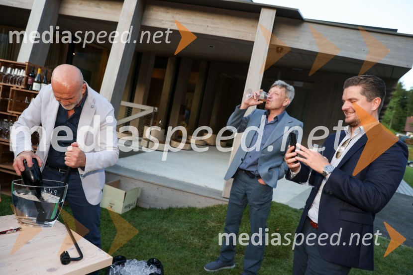  ... ;  ... ;  Damian Merlak, nekdanji solastnik kripto borze BitstampHotel Bohinj odprl svoja vrata