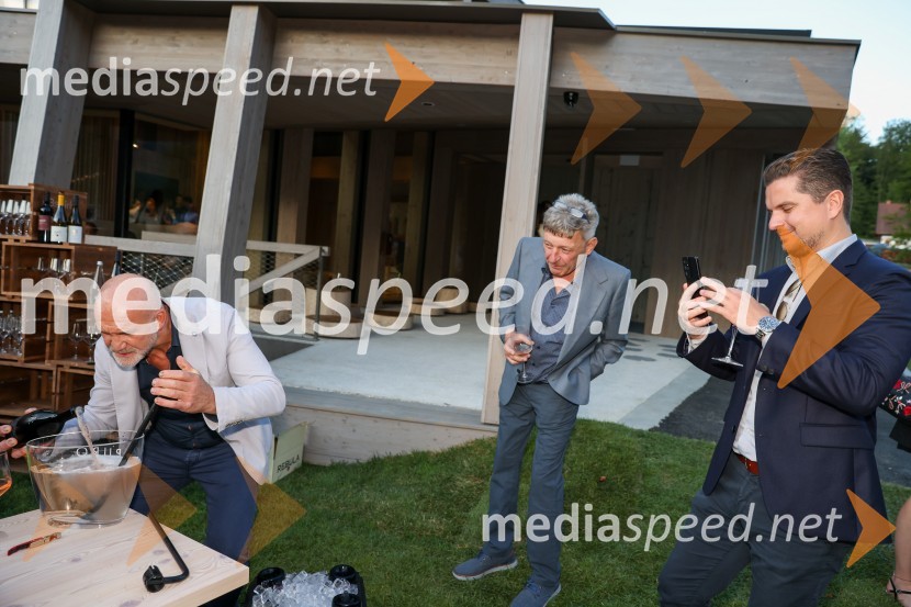  ... ;  ... ;  Damian Merlak, nekdanji solastnik kripto borze BitstampHotel Bohinj odprl svoja vrata