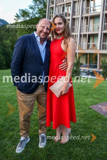  Borut Kremžar, Roxanich vina;  Tina Tomšič, manekenkaHotel Bohinj odprl svoja vrata