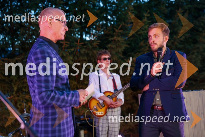  Uroš Smolej, igralec;  ... ;  ... Hotel Bohinj odprl svoja vrata