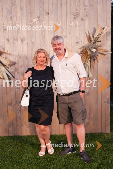  Marija Merlak;  ... Hotel Bohinj odprl svoja vrata