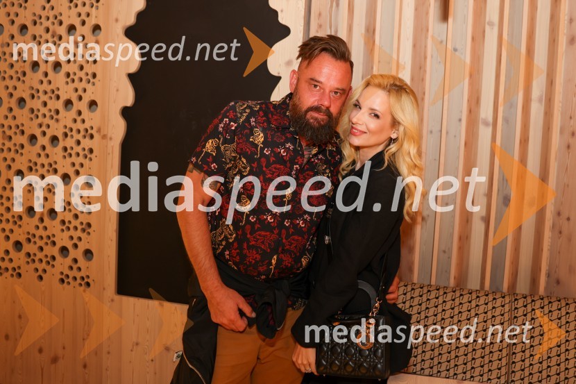  ... ;  Jasna Vale, Instagram ikonaHotel Bohinj odprl svoja vrata