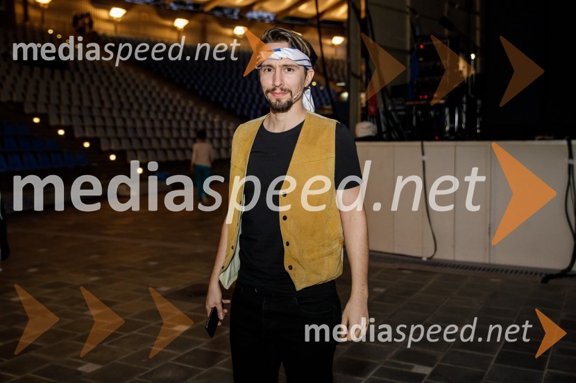  Jure Kopušar, igralecStoletje mjuzikla, premiera Gledališča Koper