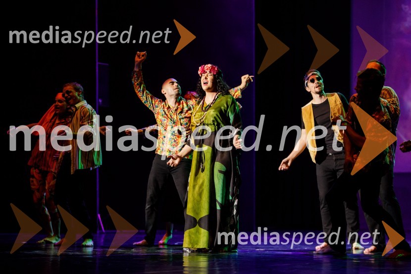  ... ;  Tinkara Kovač, glasbenicaStoletje mjuzikla, premiera Gledališča Koper