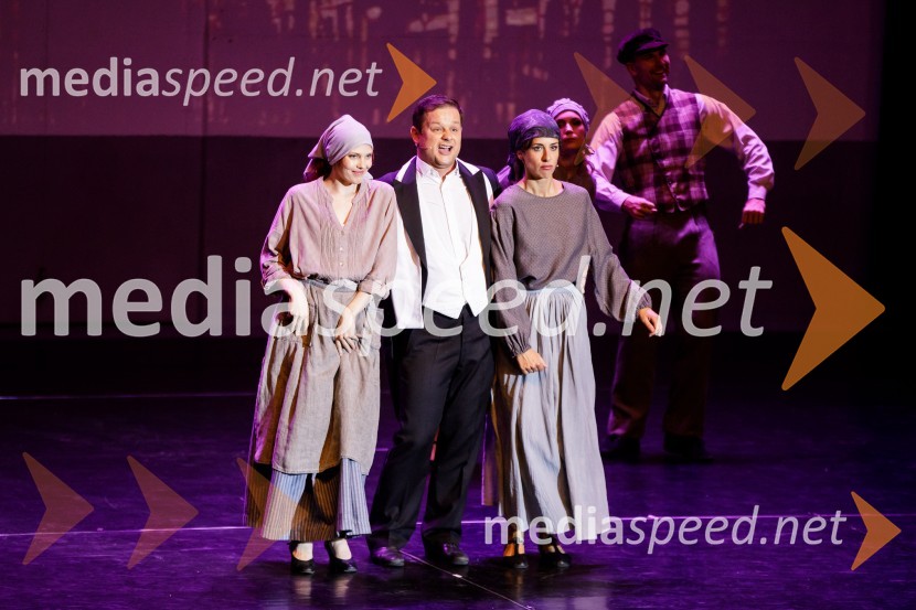 Stoletje mjuzikla, premiera Gledališča Koper