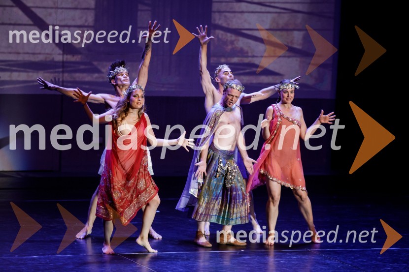  Patrizia  Jurinčič Finžgar, igralka;  Rok  Matek, igralec;  ... Stoletje mjuzikla, premiera Gledališča Koper