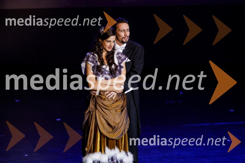  Lara Komar, igralka;  ... Stoletje mjuzikla, premiera Gledališča Koper