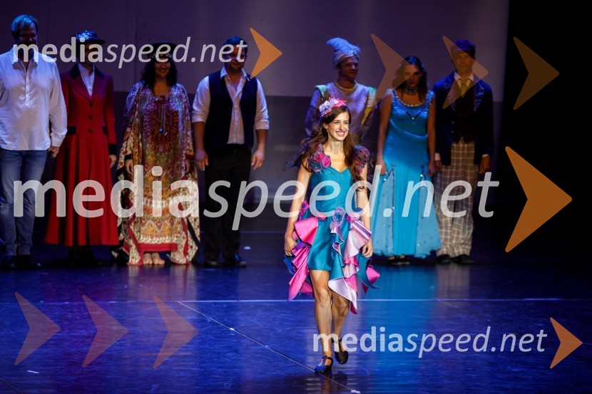  Lara Komar, igralkaStoletje mjuzikla, premiera Gledališča Koper