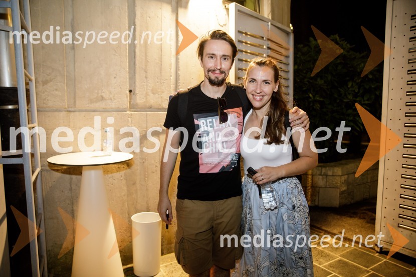  Jure Kopušar, igralec;  Patrizia  Jurinčič Finžgar, igralkaStoletje mjuzikla, premiera Gledališča Koper