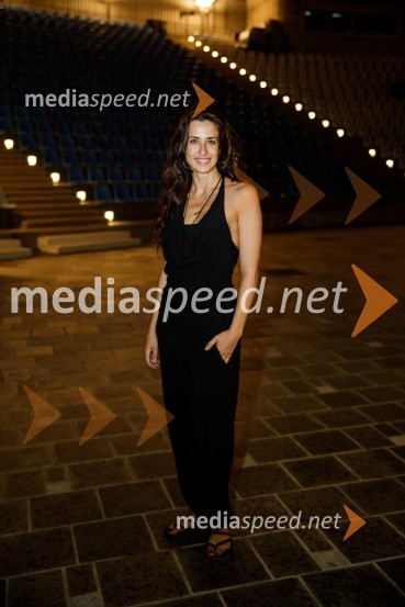  Lara Komar, igralkaStoletje mjuzikla, premiera Gledališča Koper