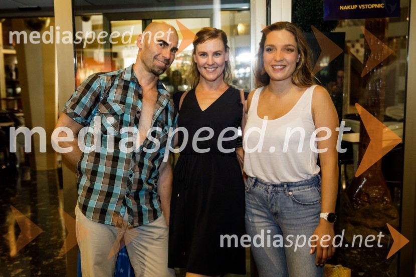  ... ;  ... ;  Eva Tancer, plesalkaStoletje mjuzikla, premiera Gledališča Koper