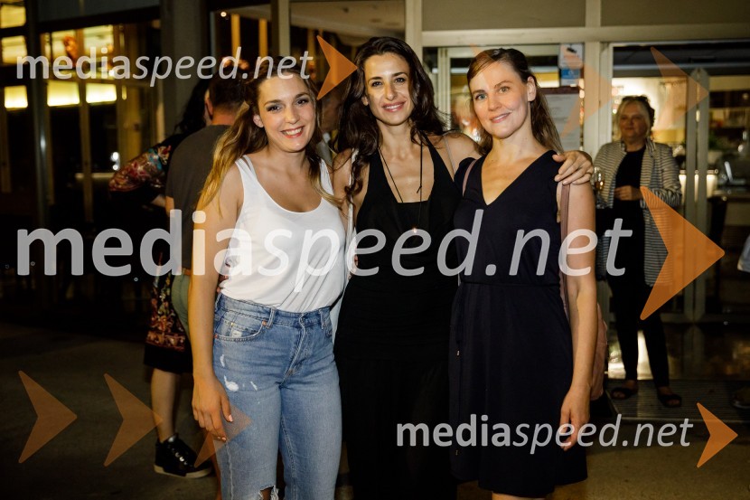  Eva Tancer, plesalka;  Lara Komar, igralka;  ... Stoletje mjuzikla, premiera Gledališča Koper