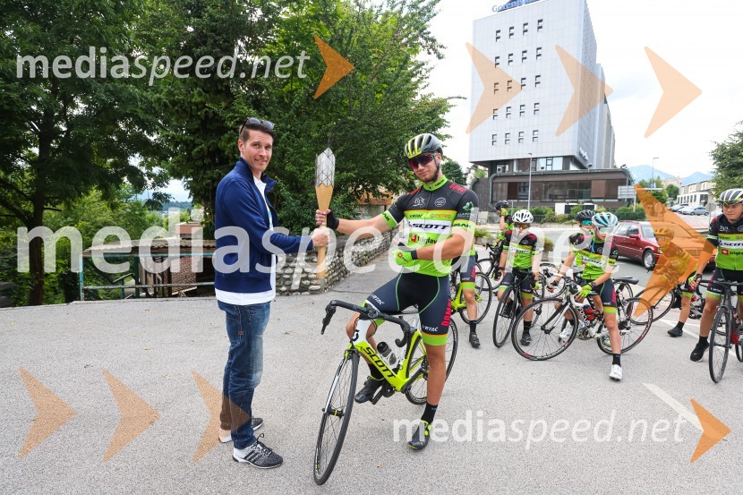  Janez Černe, podžupan Mestne občine Kranj;  ... Slovenska bakla v Kranju