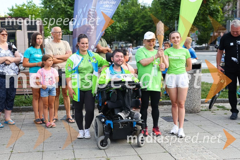  ... ;  Oliver Jangelov, parašportnik;  ... ;  ... Slovenska bakla v Kranju