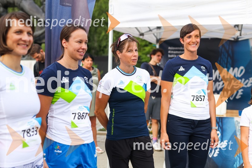  Maja Benedičič, smučarska tekačica;  Tjaša Vozel, plavalka;  Vesna  Fabjan, smučarska tekačica;  Petra Robnik, smučarkaSlovenska bakla v Kranju