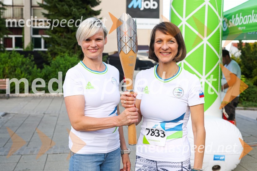  Urška  Žolnir Jugovar, judoistka;  Maja Benedičič, smučarska tekačicaSlovenska bakla v Kranju