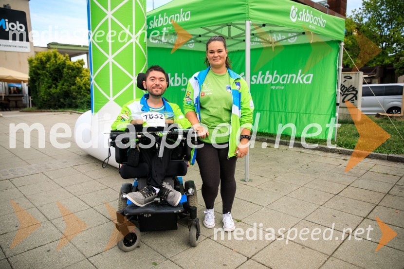  Oliver Jangelov, parašportnik;  ... Slovenska bakla v Kranju