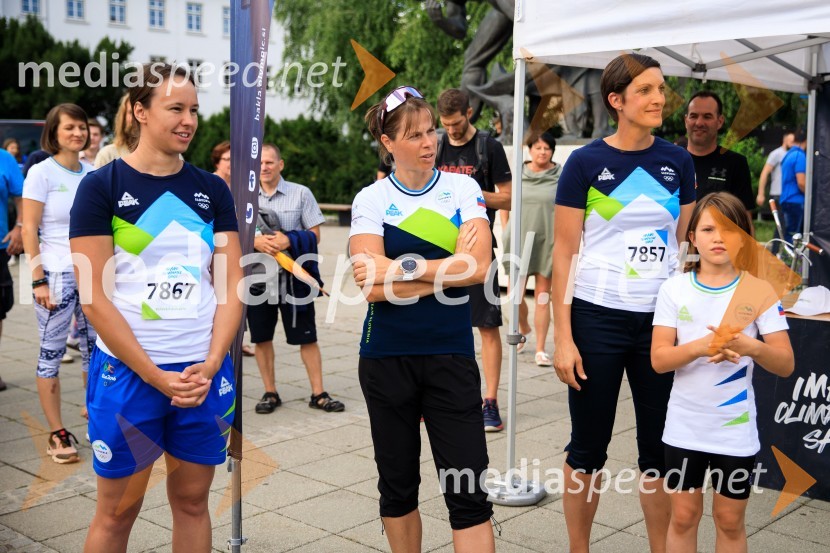  Tjaša Vozel, plavalka;  Vesna  Fabjan, smučarska tekačica;  Petra Robnik, smučarka;  ... Slovenska bakla v Kranju