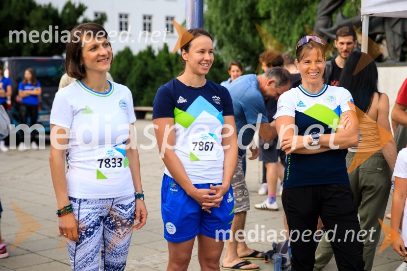  Maja Benedičič, smučarska tekačica;  Tjaša Vozel, plavalka;  Vesna  Fabjan, smučarska tekačicaSlovenska bakla v Kranju