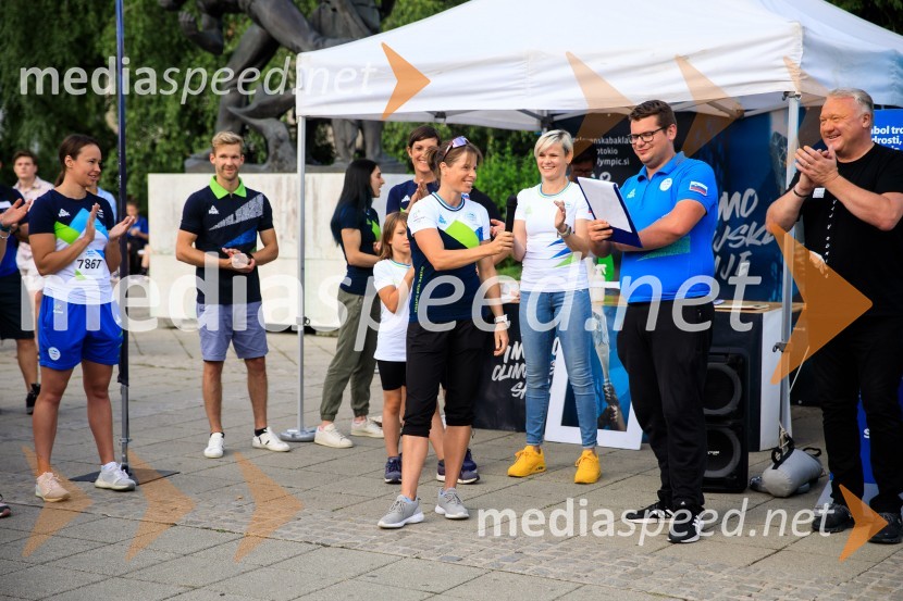  Vesna  Fabjan, smučarska tekačica;  Urška  Žolnir Jugovar, judoistka;  ... Slovenska bakla v Kranju