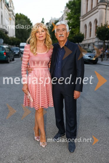  Darja Kuhar Kotnik, soustanoviteljica in podpredsednica Društva za zdravje naroda;  Rajko Kotnik, državni pravobranilec, bivši predsednik Lions Ljubljana RožnikSen kresne noči, Zbor dunajskih dečkov v okviru 69. Ljubljana Festivala