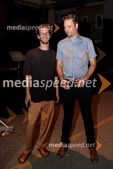 Jugoslavija, moja dežela, krstna uprizoritev drame