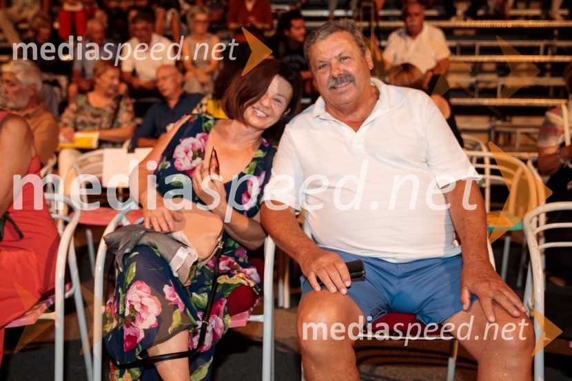 Jugoslavija, moja dežela, krstna uprizoritev drame