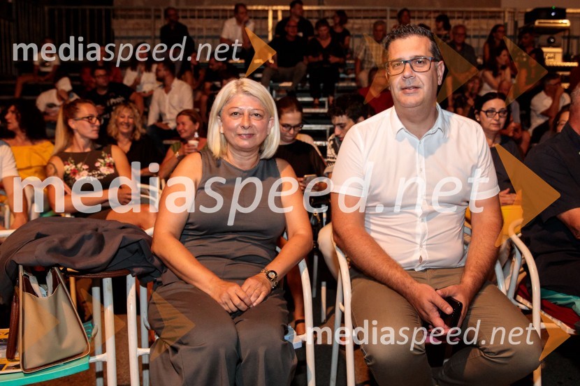  Jasna Softić, podžupanja Mestne občine Koper;  Aleš Bržan, župan Mestne občine KoperJugoslavija, moja dežela, krstna uprizoritev drame