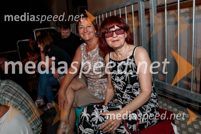 Jugoslavija, moja dežela, krstna uprizoritev drame