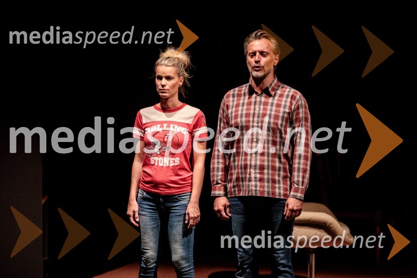  Tjaša Hrovat, igralka;  Željko Erkić, igralecJugoslavija, moja dežela, krstna uprizoritev drame