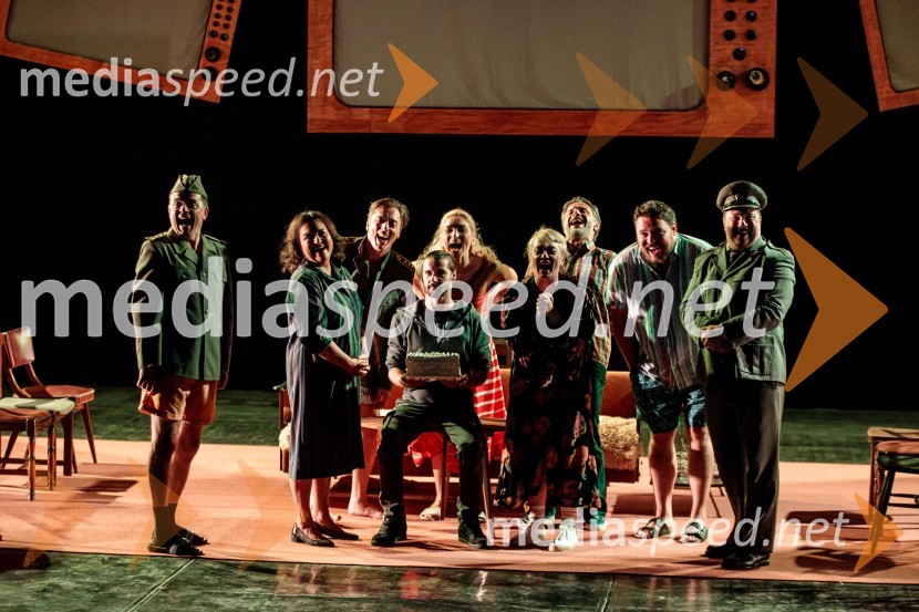 Jugoslavija, moja dežela, krstna uprizoritev drame