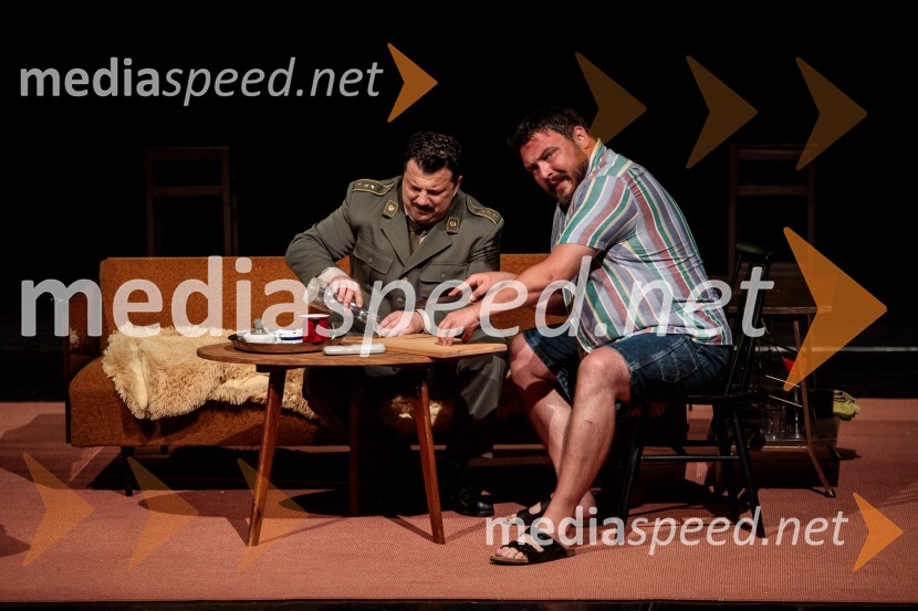  Boris Šavija, igralec;  Dean Batoz, igralecJugoslavija, moja dežela, krstna uprizoritev drame