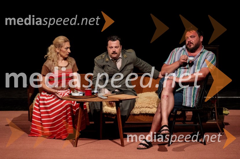  Mirela Predojević, igralka;  Boris Šavija, igralec;  Dean Batoz, igralecJugoslavija, moja dežela, krstna uprizoritev drame