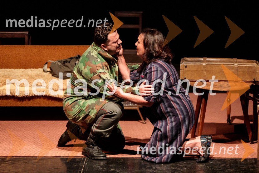  Boris Šavija, igralec;  Mojca Partljič, igralkaJugoslavija, moja dežela, krstna uprizoritev drame