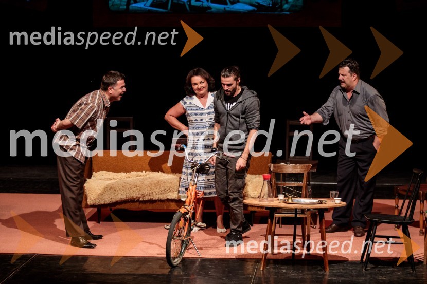  Aleksandar Stojković, igralec;  Mojca Partljič, igralka;  Blaž Popovski, igralec;  Boris Šavija, igralecJugoslavija, moja dežela, krstna uprizoritev drame