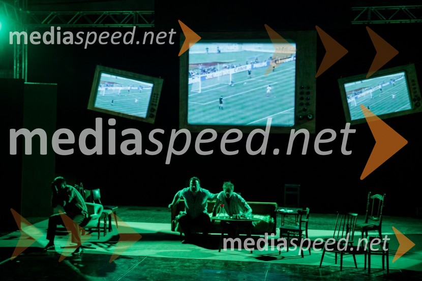 Jugoslavija, moja dežela, krstna uprizoritev drame