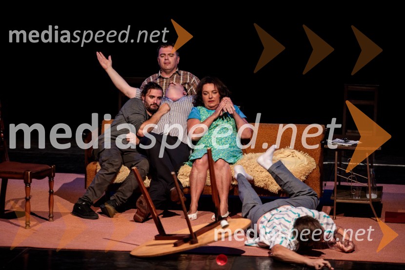  Blaž Popovski, igralec;  Aleksandar Stojković, igralec;  Boris Šavija, igralec;  Mojca Partljič, igralka;  Igor Štamulak, igralecJugoslavija, moja dežela, krstna uprizoritev drame