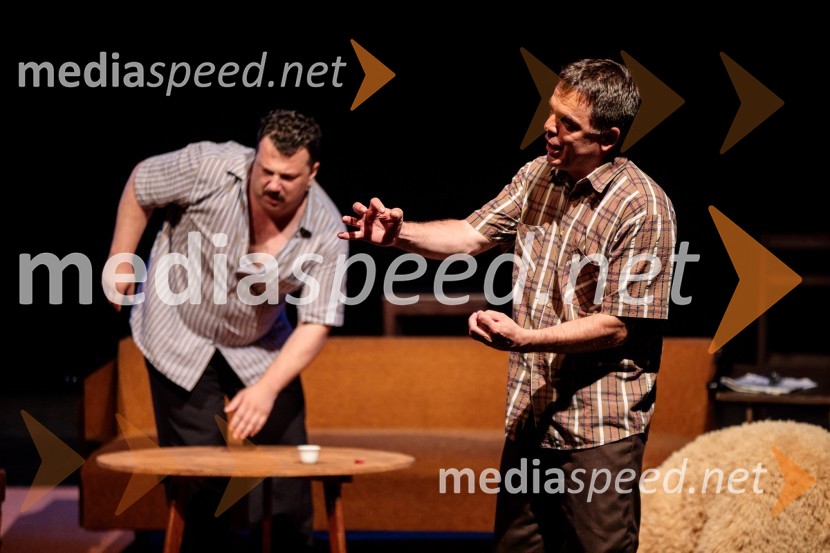  Boris Šavija, igralec;  Aleksandar Stojković, igralecJugoslavija, moja dežela, krstna uprizoritev drame