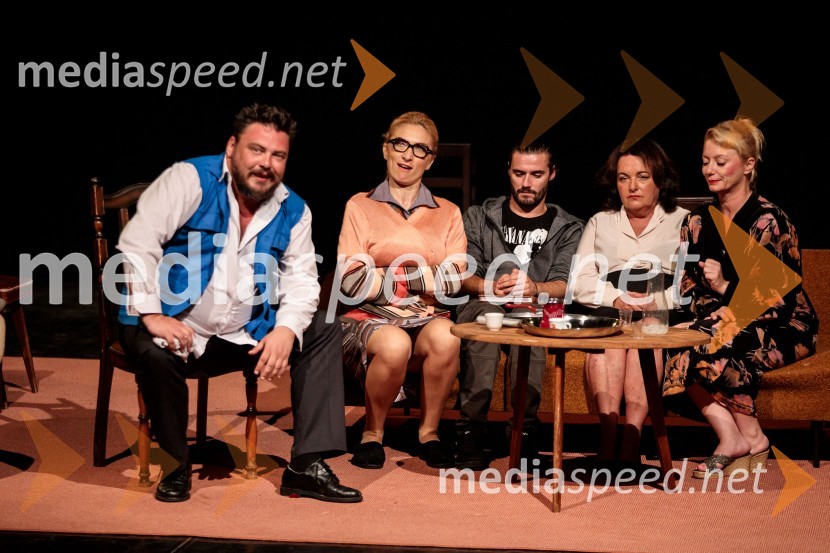  Dean Batoz, igralec;  Mirela Predojević, igralka;  Blaž Popovski, igralec;  Mojca Partljič, igralka;  Miljka Brđanin, igralkaJugoslavija, moja dežela, krstna uprizoritev drame