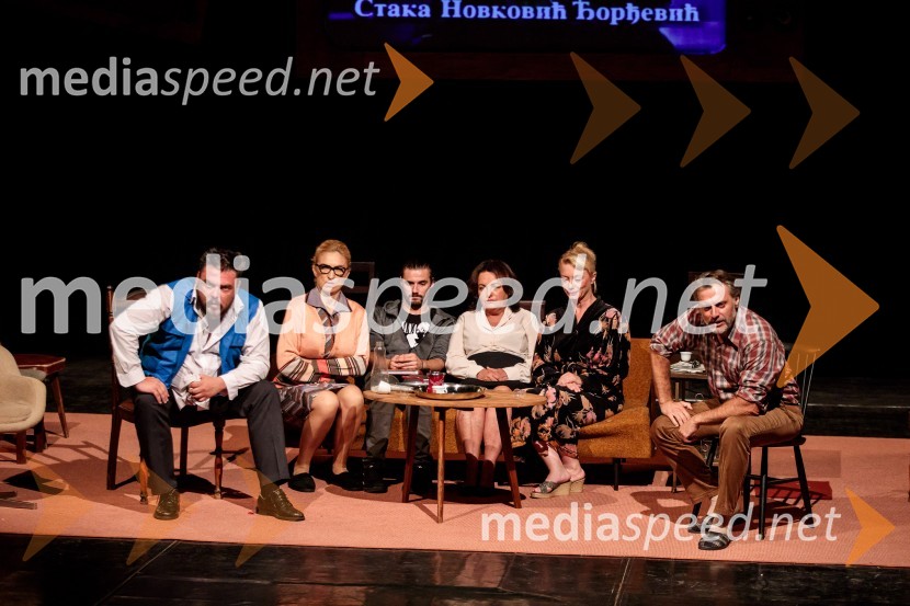  Dean Batoz, igralec;  Mirela Predojević, igralka;  Aleksandar  Popovski, režiser, umetniški direktor Drame SNG Maribor;  Mojca Partljič, igralka;  Miljka Brđanin, igralka;  Željko Erkić, igralecJugoslavija, moja dežela, krstna uprizoritev drame